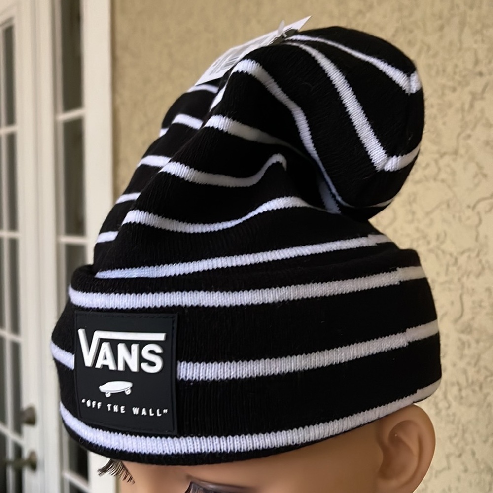 VANS BREAKIN CURFEW KNIT CUFF BEANIE ADULT HAT BLACK WHITE VN0A5GUV2UC 
WOMENS - Picture 1 of 16